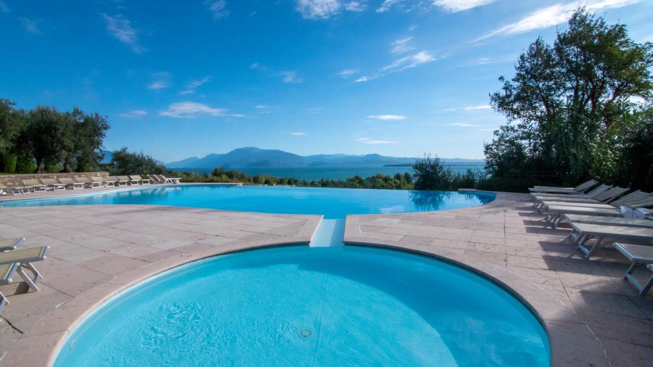 Castello Belvedere Apartments Desenzano del Garda Exterior photo