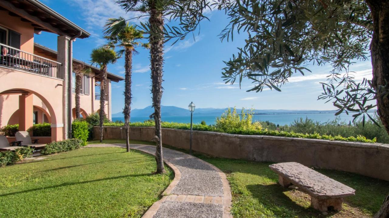 Castello Belvedere Apartments Desenzano del Garda Exterior photo