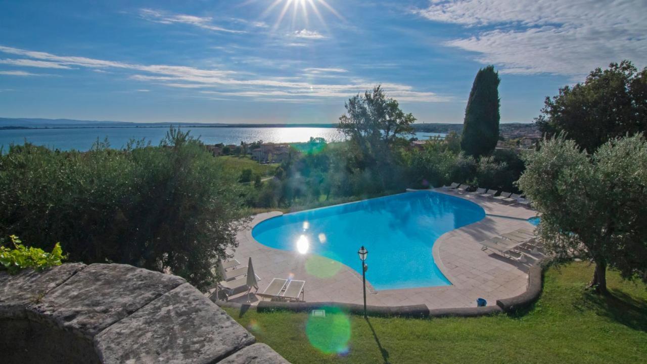 Castello Belvedere Apartments Desenzano del Garda Exterior photo