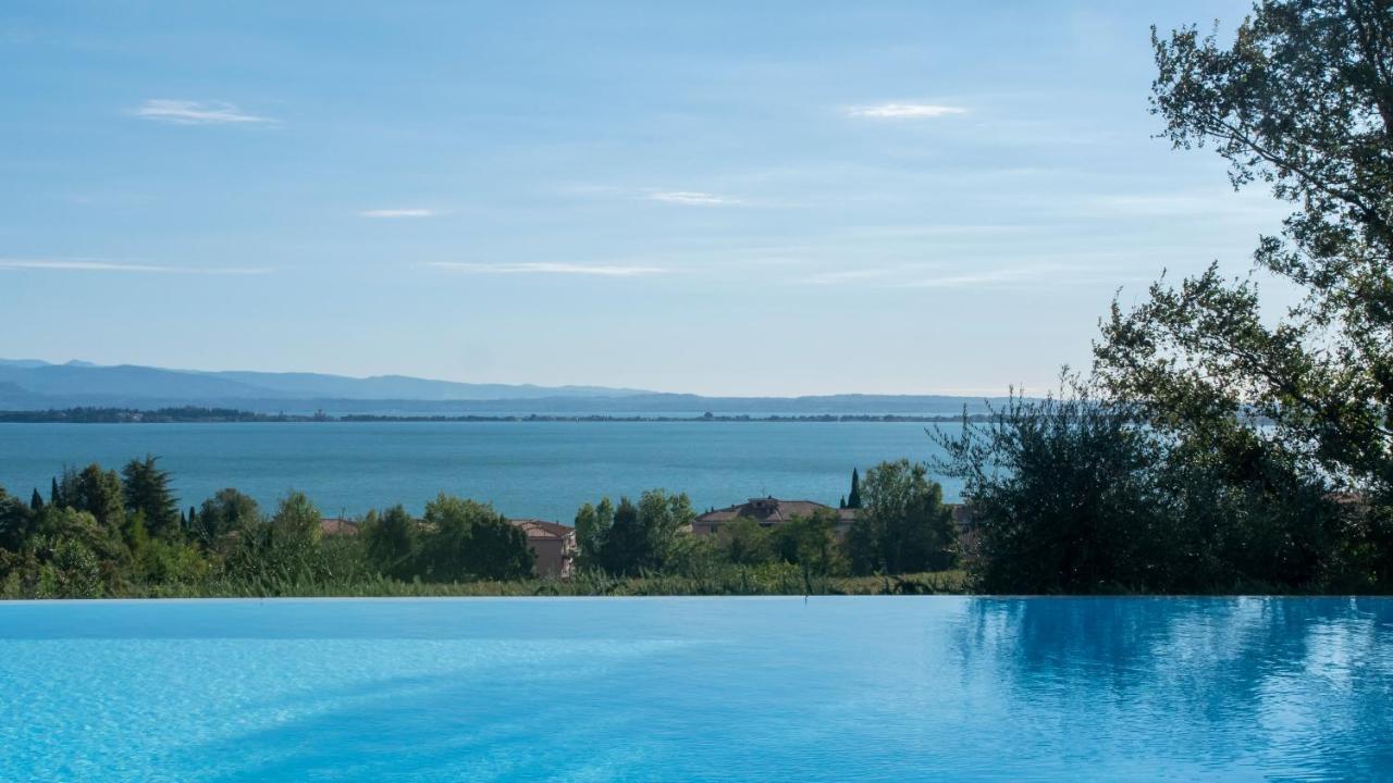 Castello Belvedere Apartments Desenzano del Garda Exterior photo
