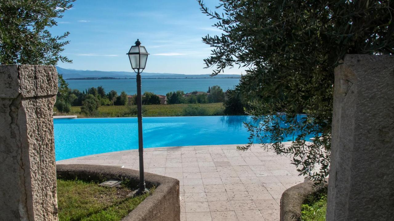 Castello Belvedere Apartments Desenzano del Garda Exterior photo