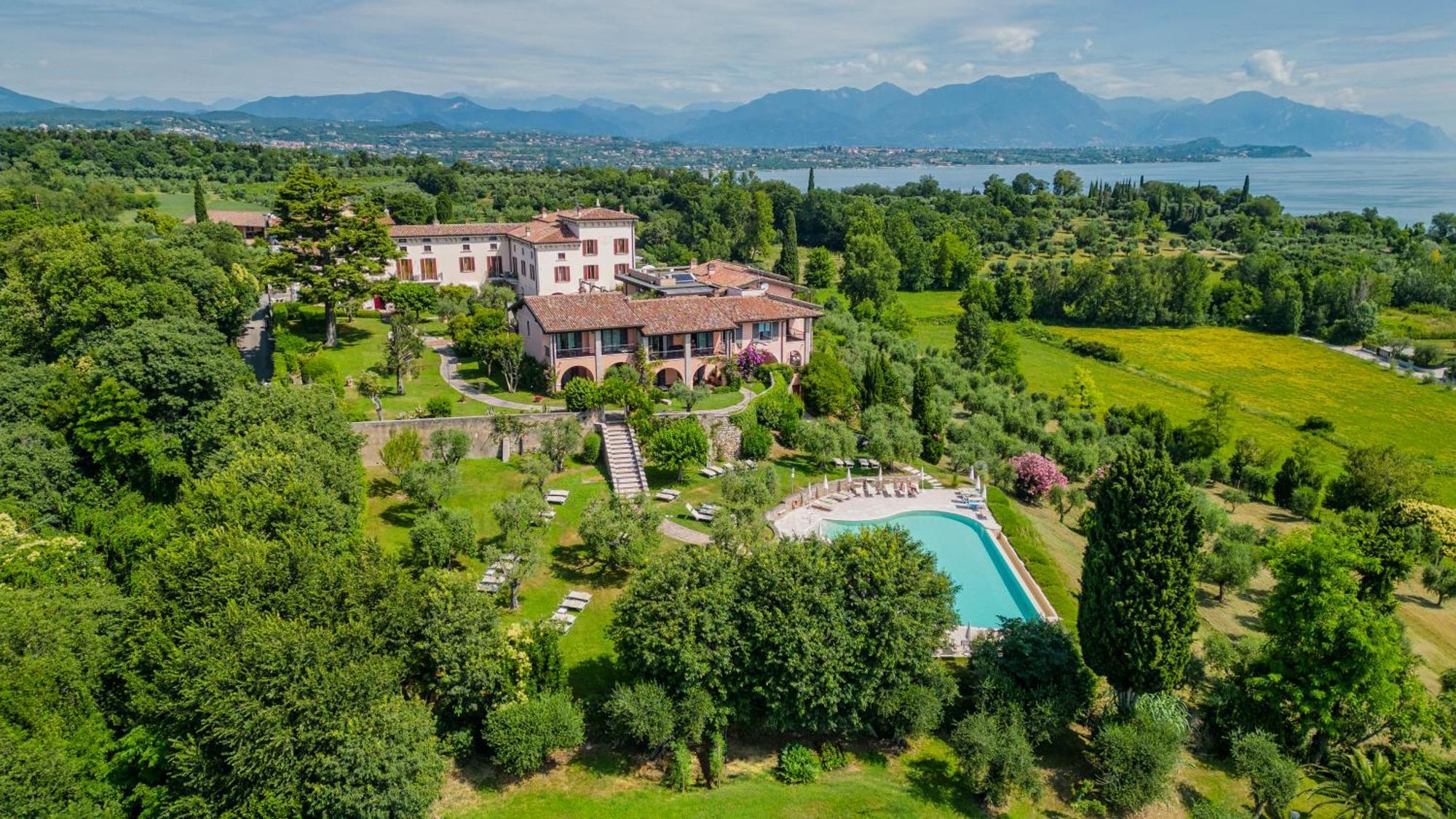 Castello Belvedere Apartments Desenzano del Garda Exterior photo