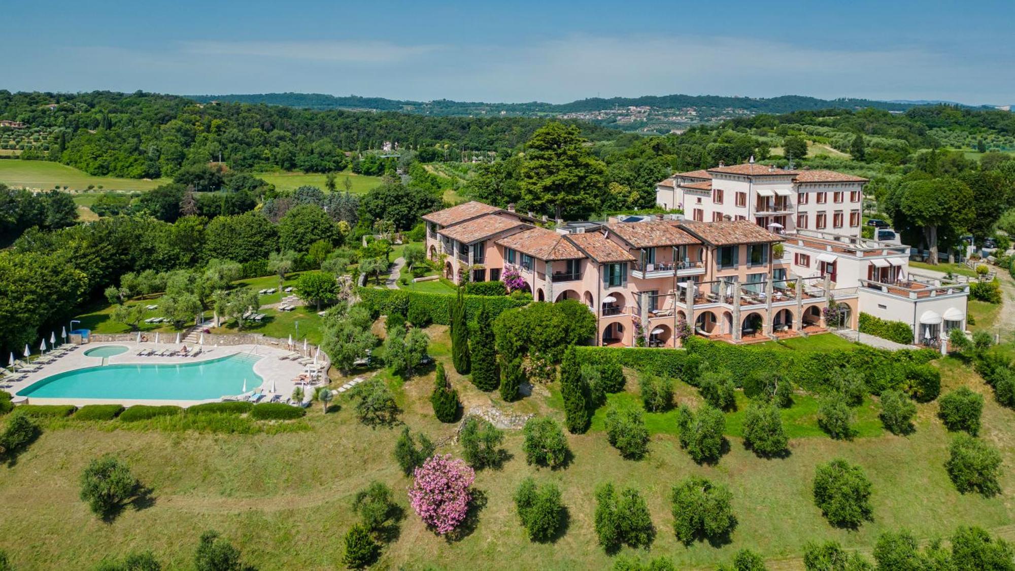 Castello Belvedere Apartments Desenzano del Garda Exterior photo