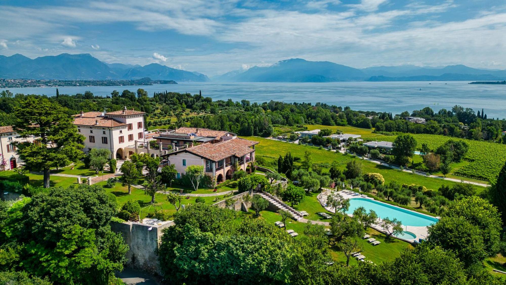 Castello Belvedere Apartments Desenzano del Garda Exterior photo